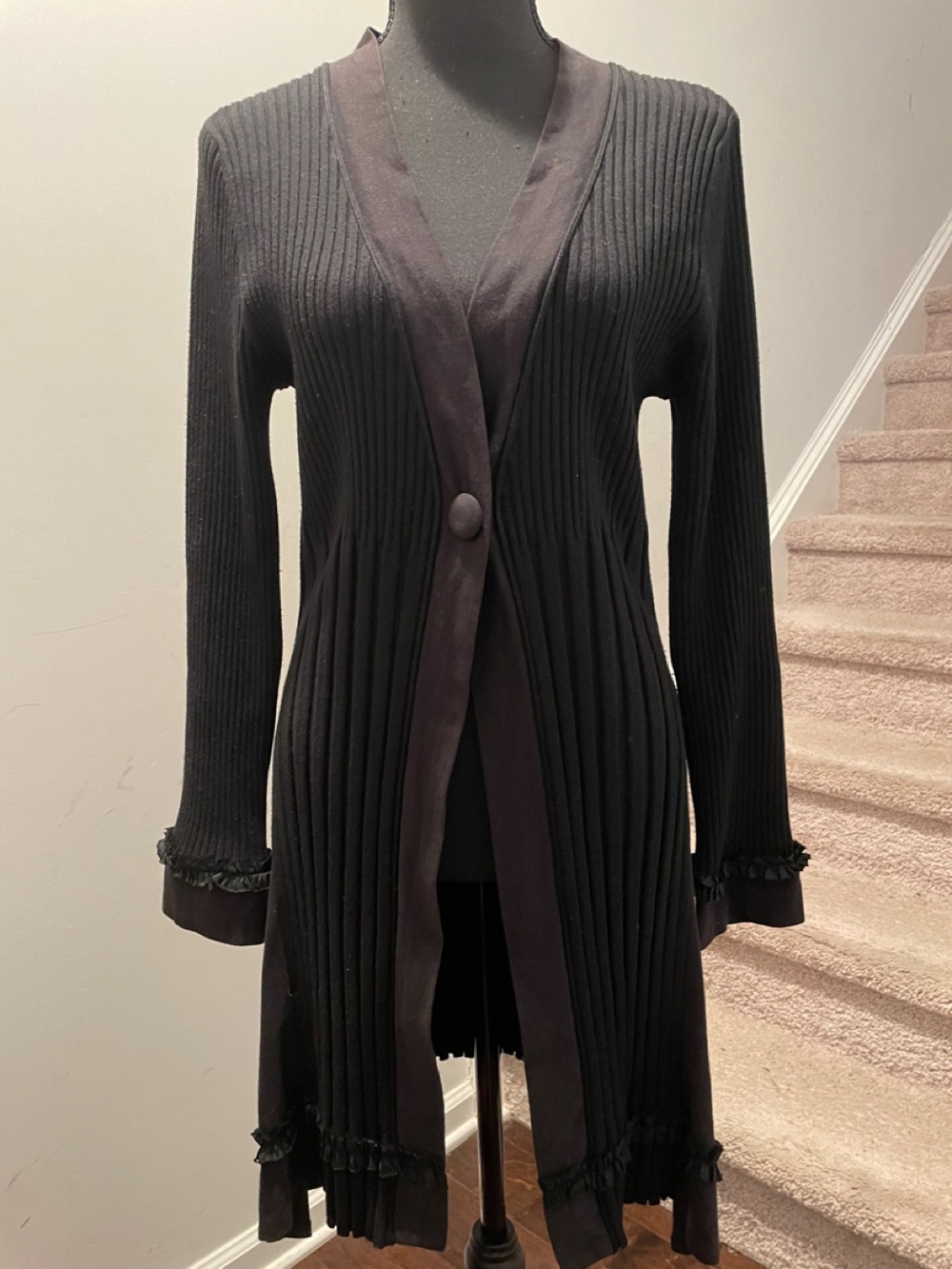 Per una Black Ribbed Knit DusterVest Size12 Whimsigoth Goth Ruffled Asymmetrical - Picture 9 of 13
